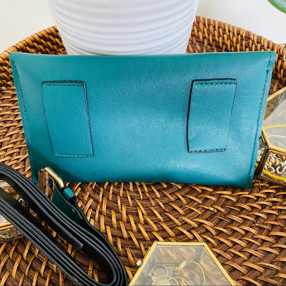 Golden Cherry - Green Leather Belt Bag - Picture 4 of 6